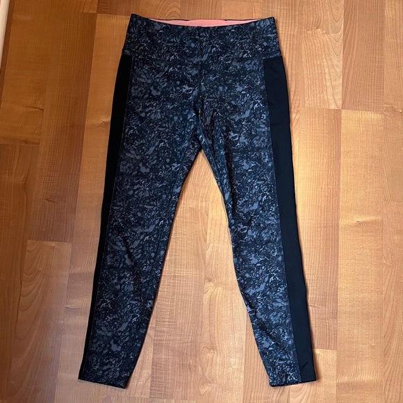 Brooks Pants - Brooks Salmon and White Active Leggings